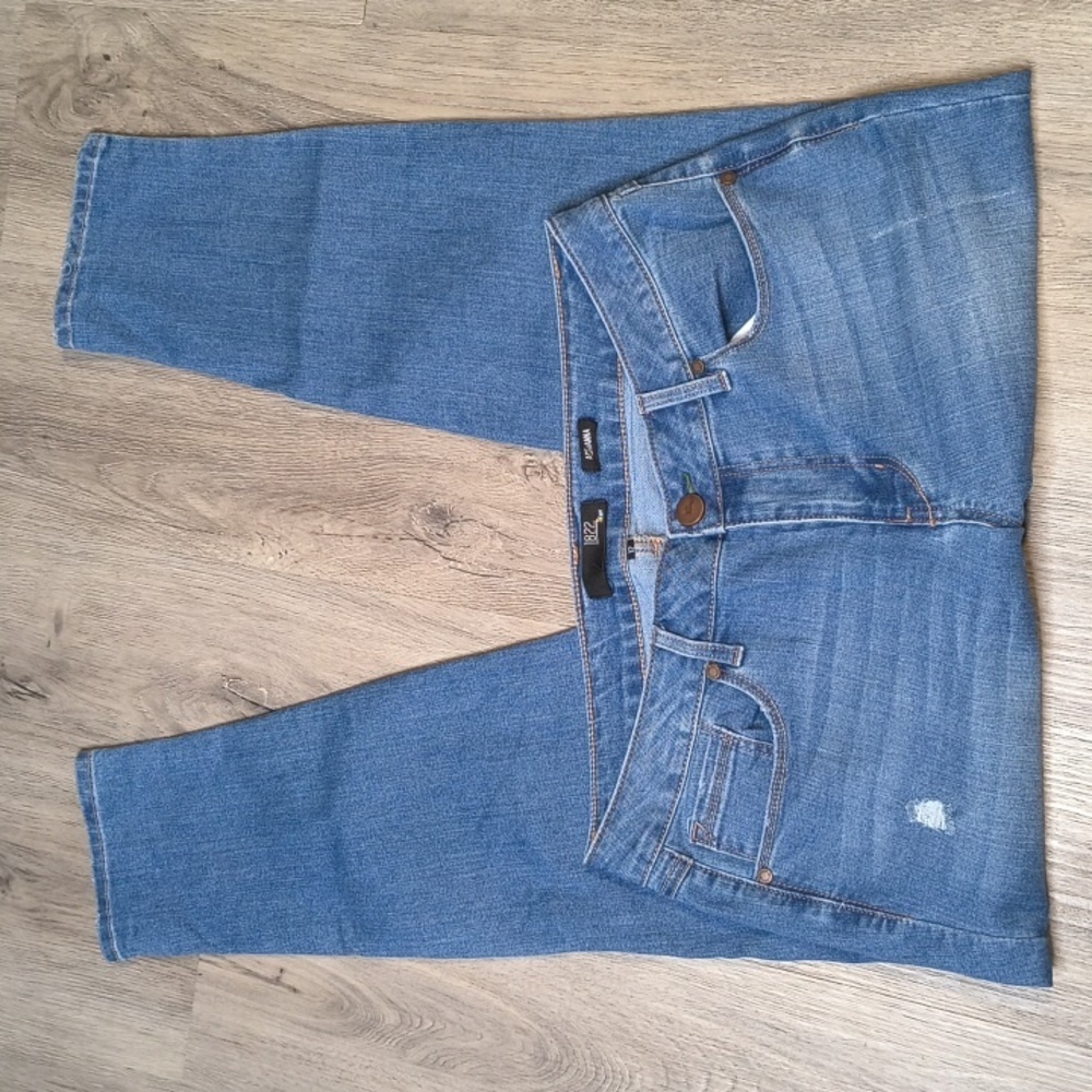 sac966 🧵Mid Rise Skinny Stretch w/27.5" Inseam 1822 Adrianna Size 12